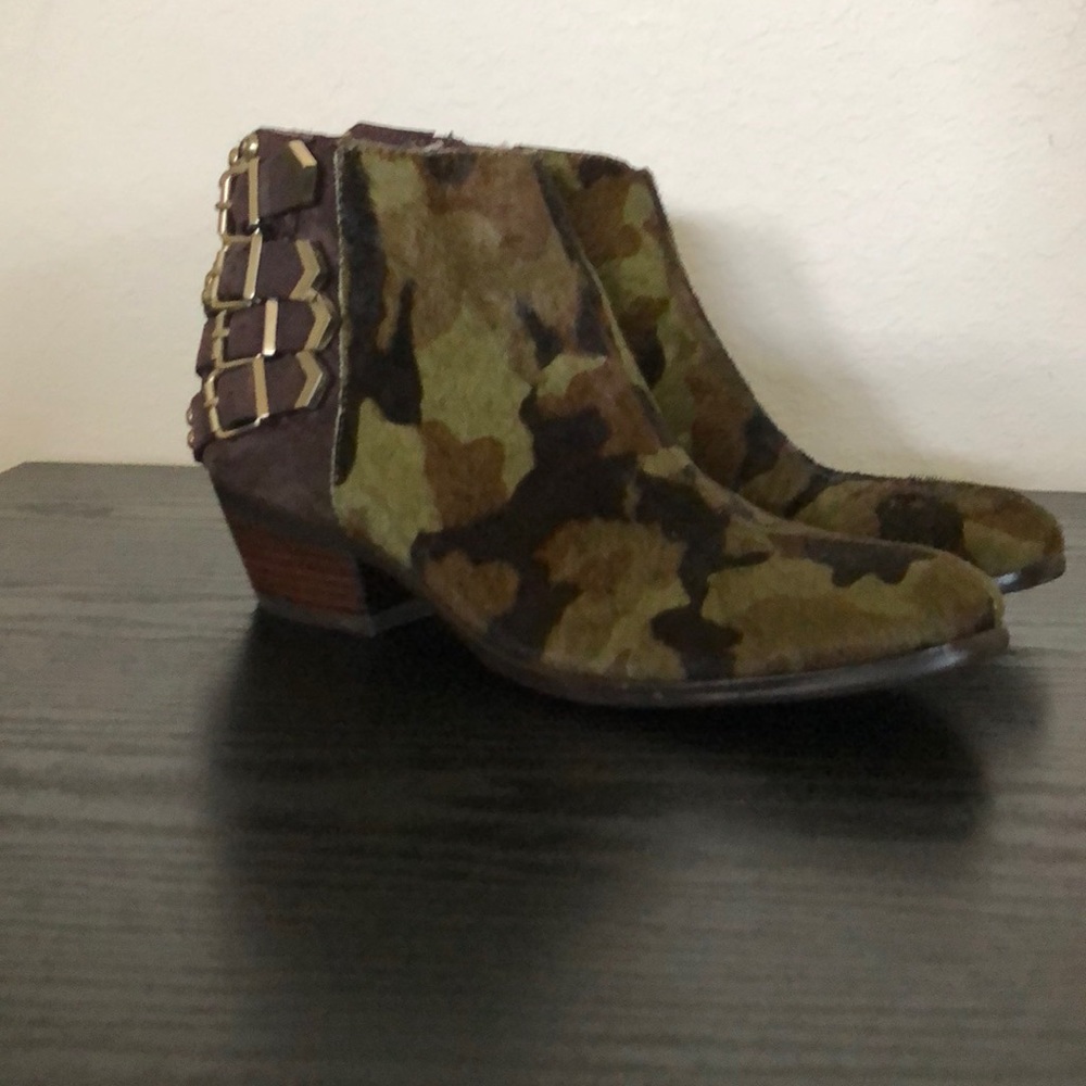 Sam Edelman Booties - Picture 7 of 8